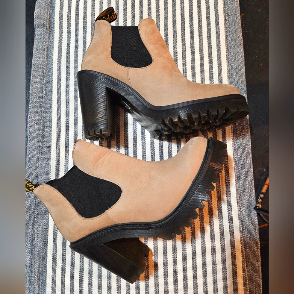 EUC Dr. Marten heel boots- 9 - Picture 2 of 13